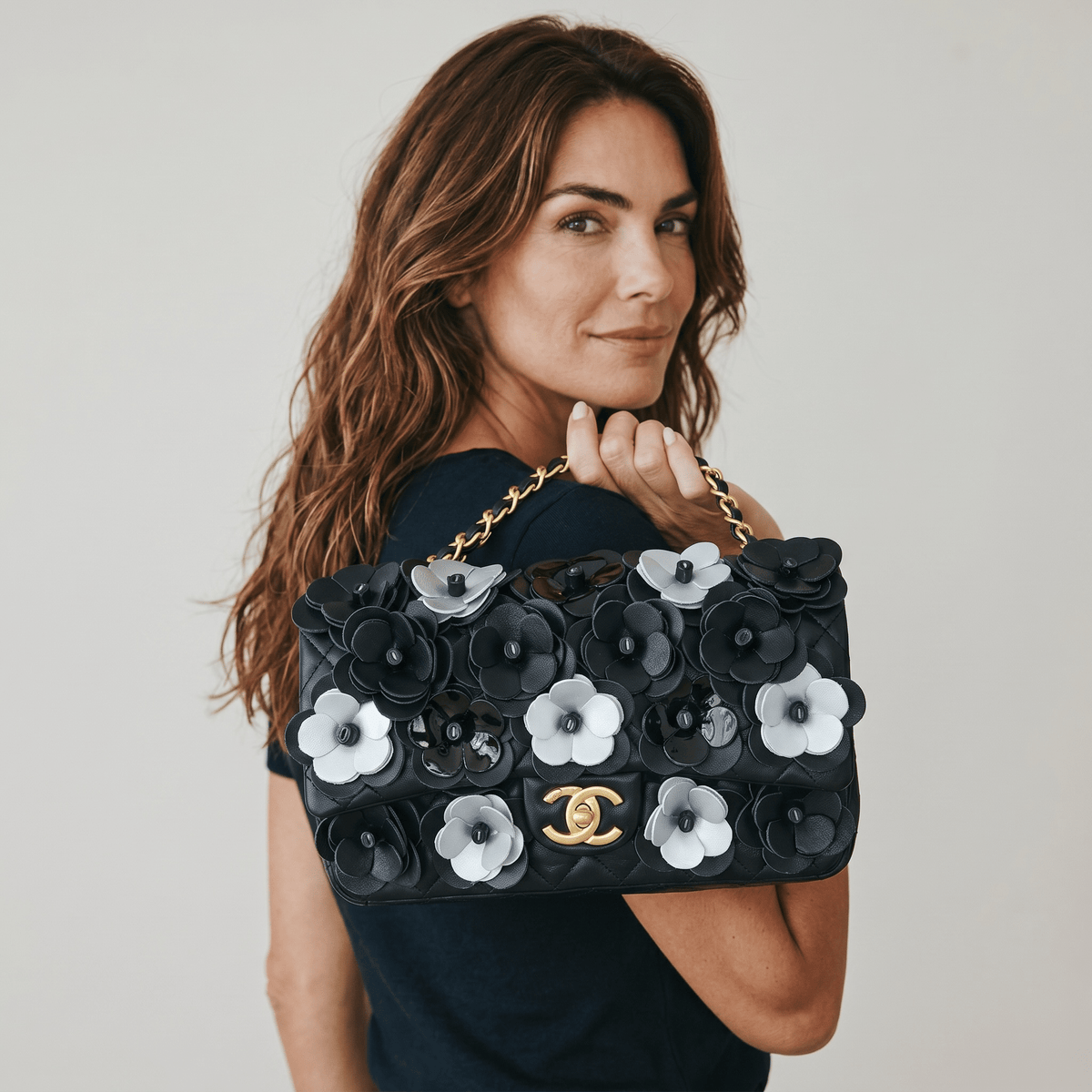 Chanel Monochrome Camellia Chain Bag 🖤🤍