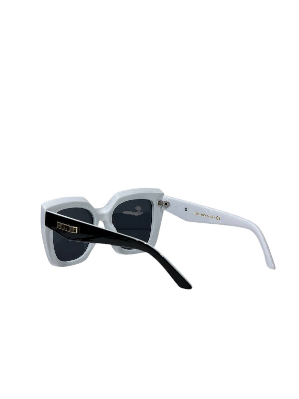 🖤 Christian Dior Oversized Cat-Eye Sunglasses – Timeless Luxury & Elegance ✨