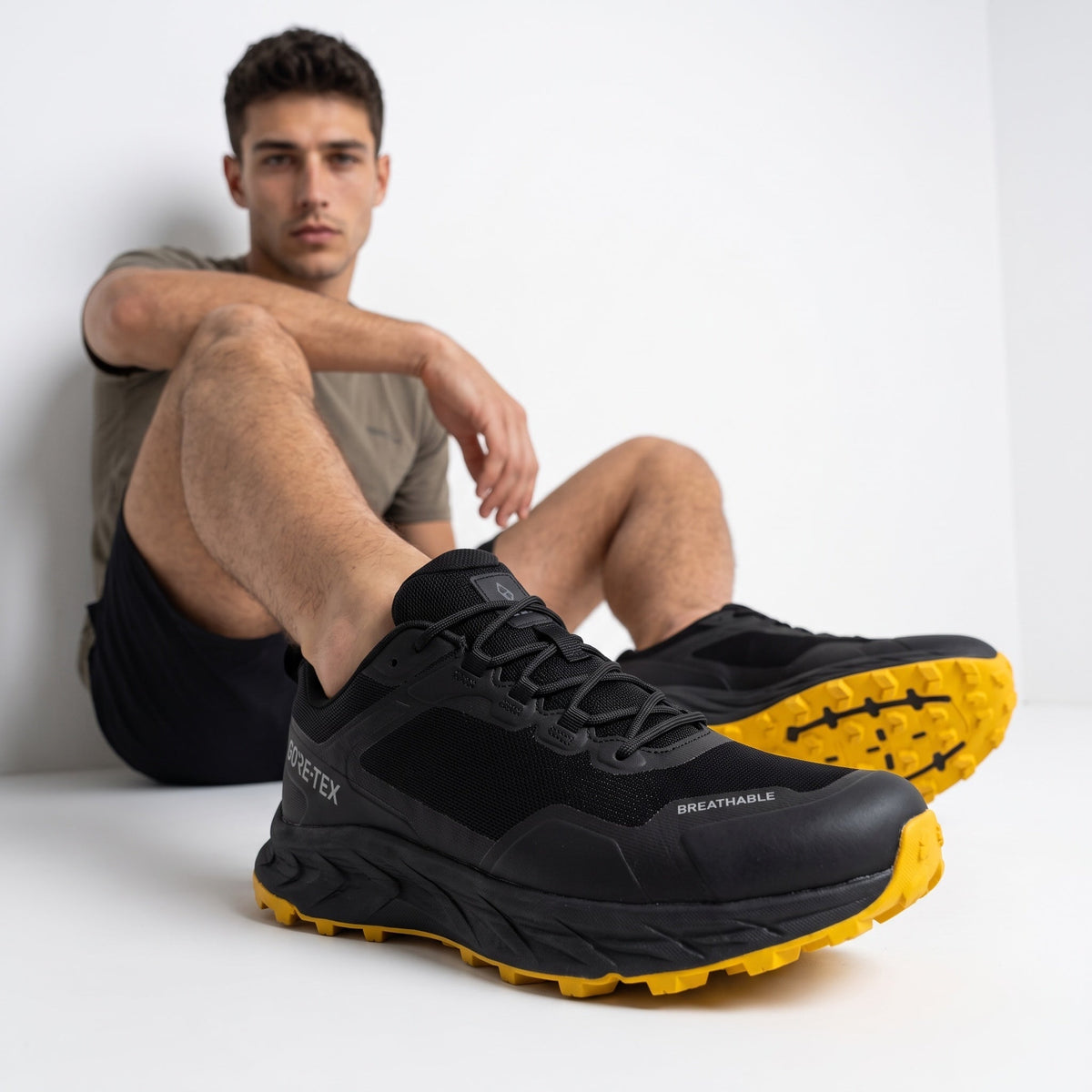Columbia Trail Runner β Black & Yellow