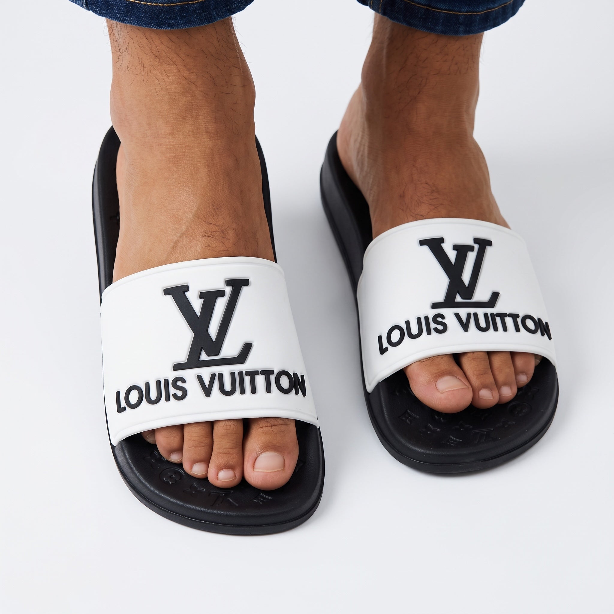 Louis Vuitton Slide – White Black 🩴