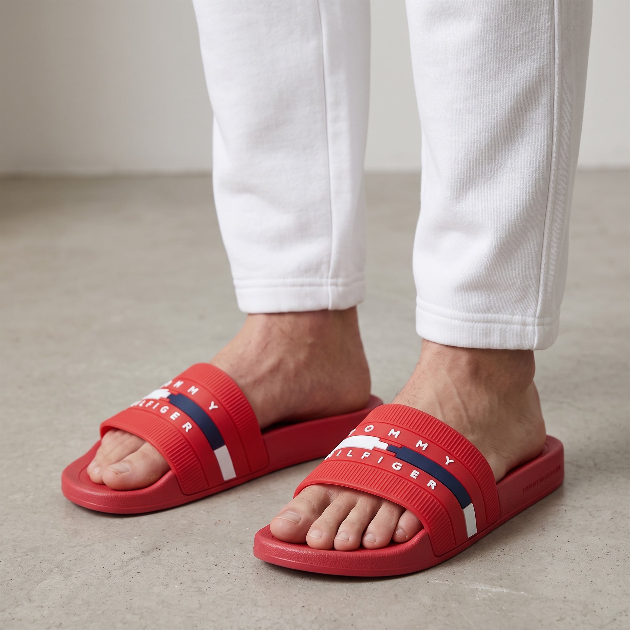 Tommy Hilfiger Slides β Red Logo Pool π©΄πΊπΈ