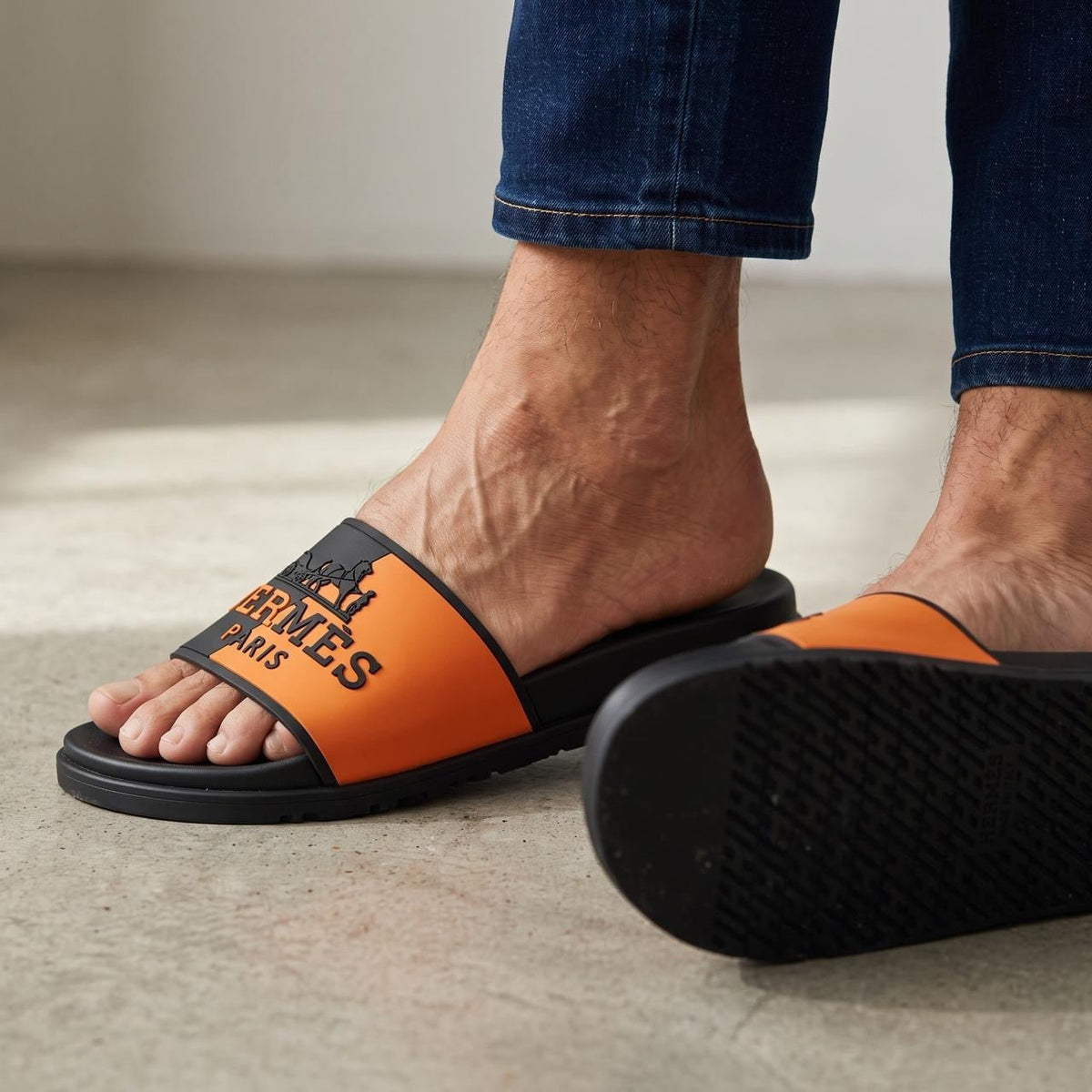 Hermès Pool Slide — Black & Orange