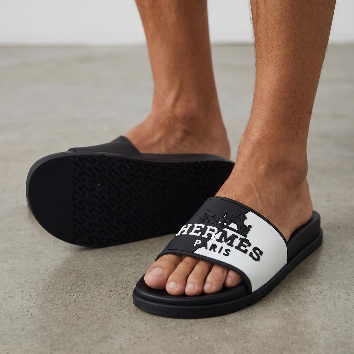 Hermès Pool Slide — Black & White