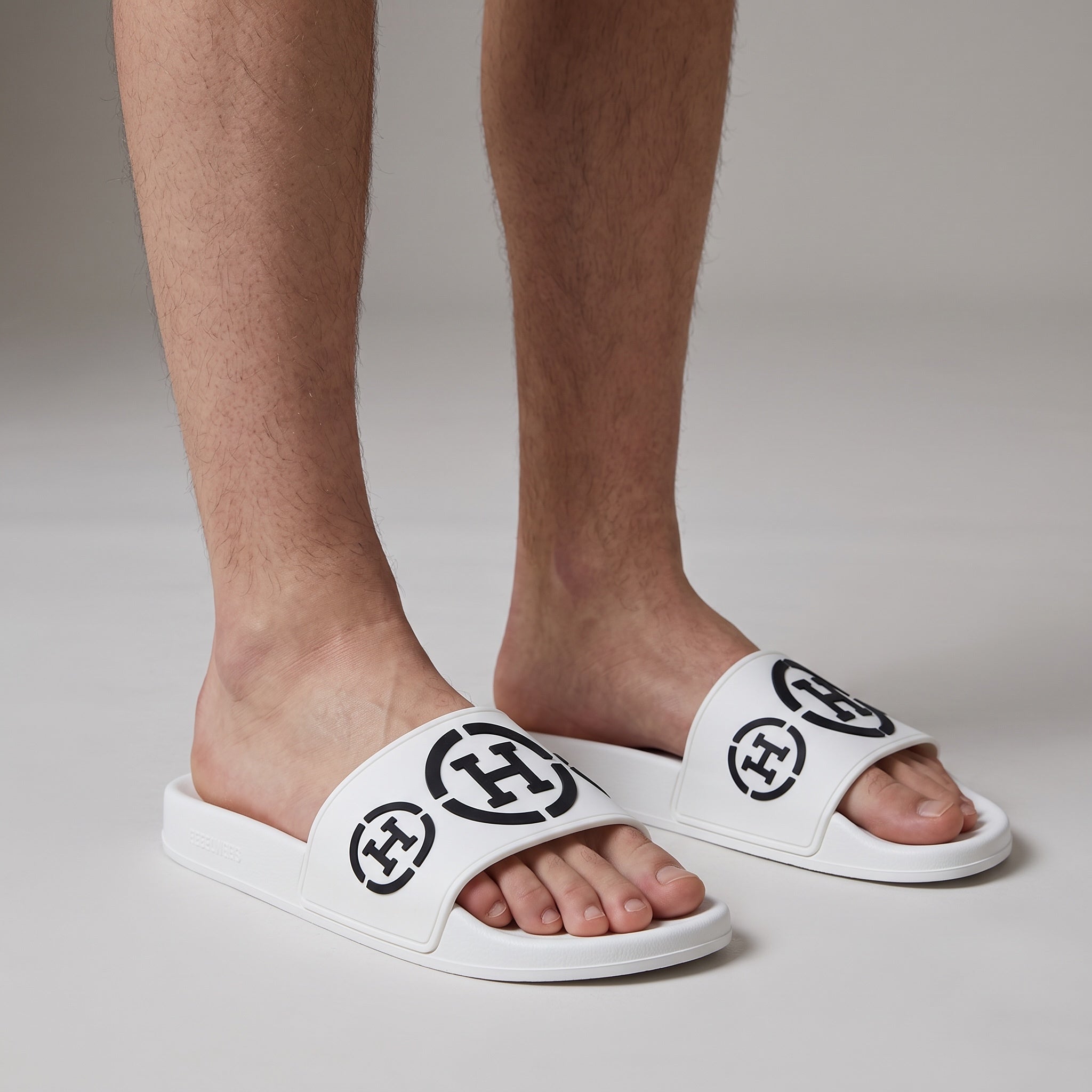 Hermes Rubber Slide β White Interlocking G π©΄β¨