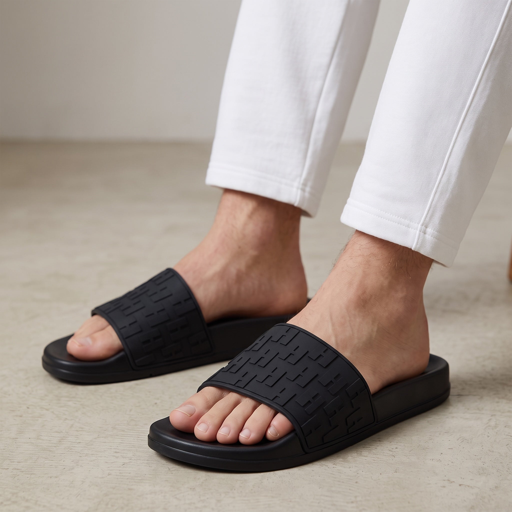 Hermes Slides β Black Rubber FF Slide π€π©΄