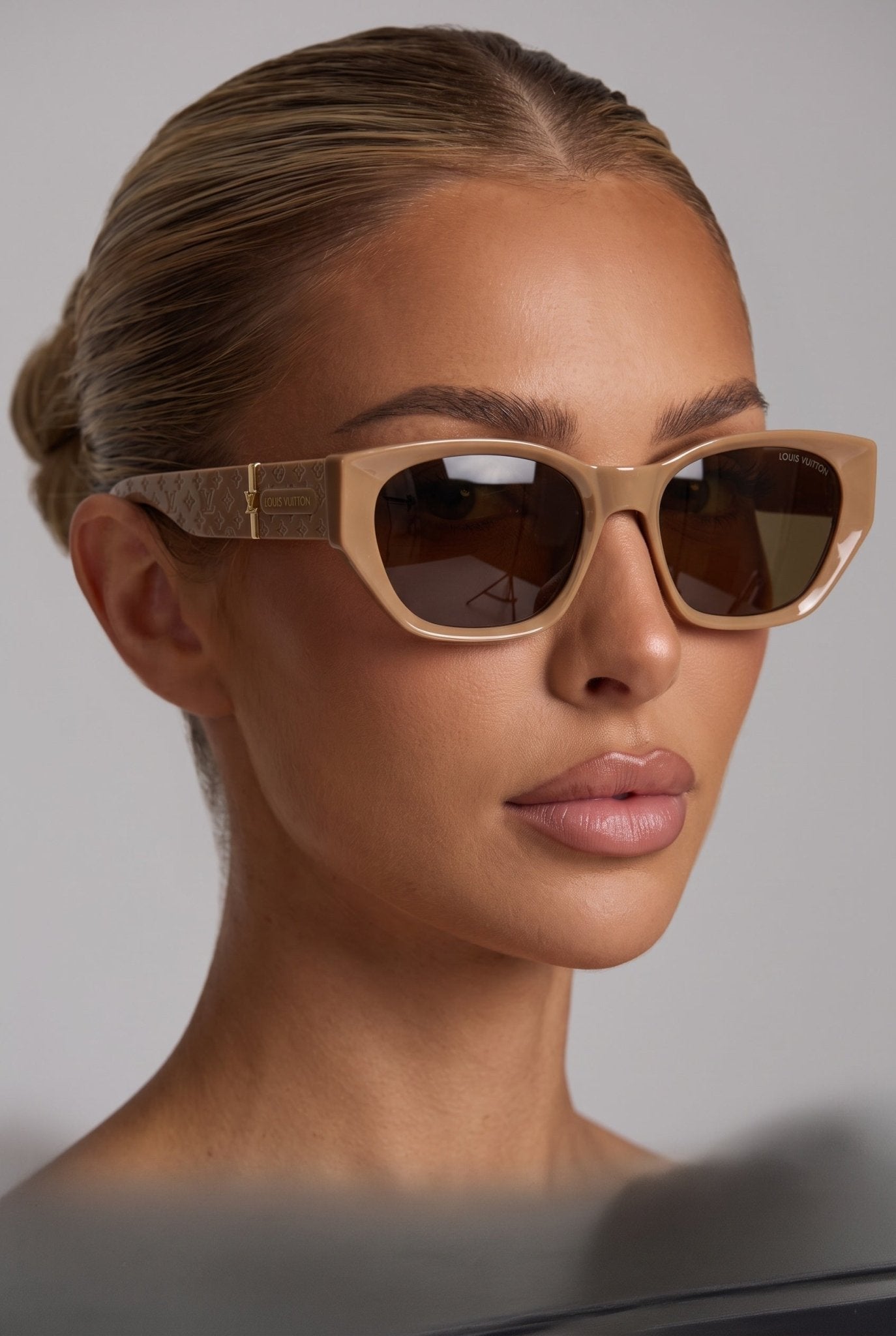 Louis Vuitton Cat-Eye β Beige Sunglasses π