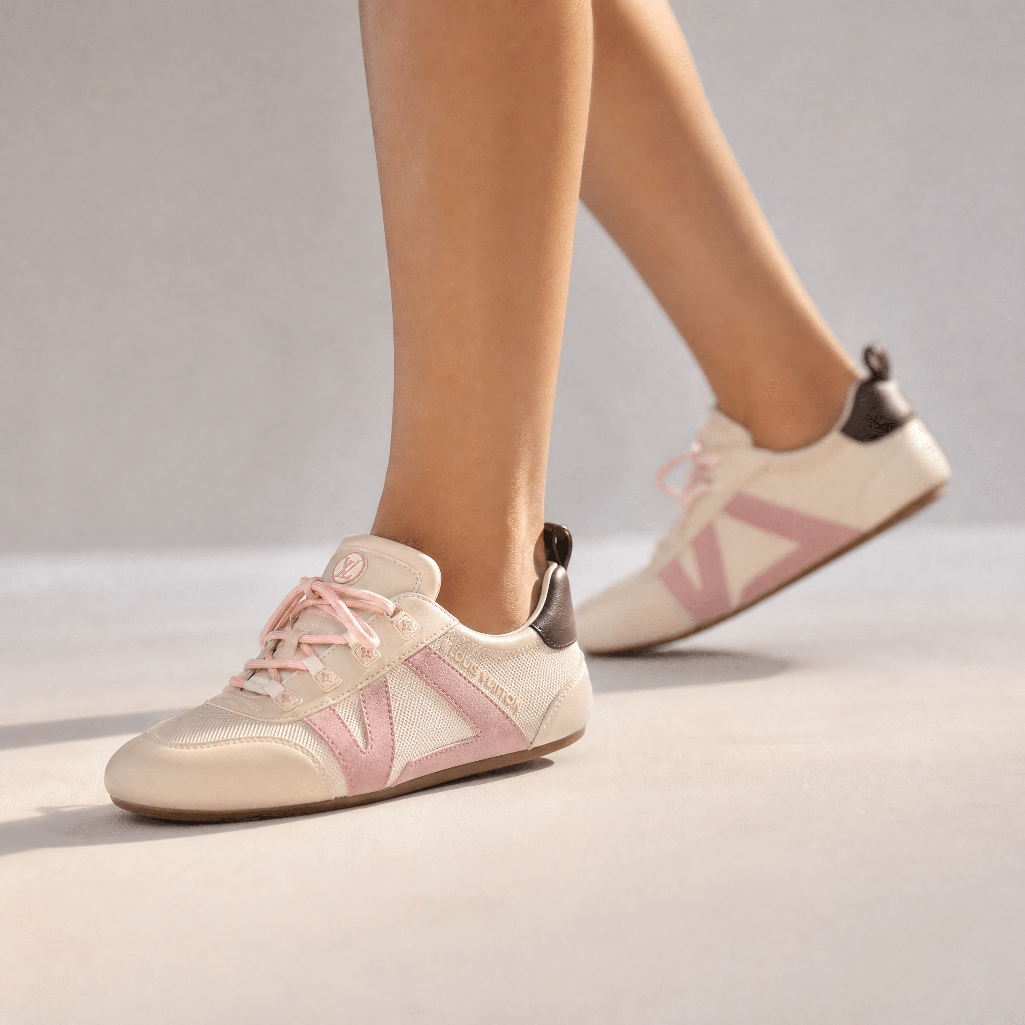 Louis Vuitton Feminine Retro Runner Sneakers πΈβ¨
