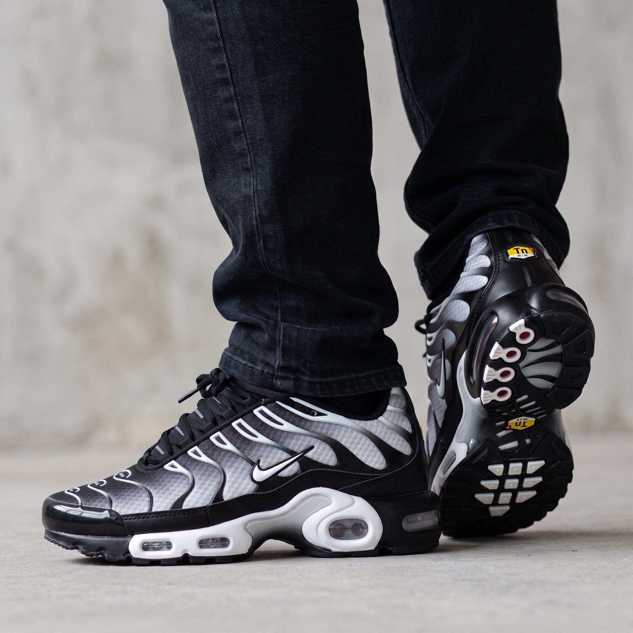 Nike Air Max Plus Tuned β Black Gradient β«οΈπ