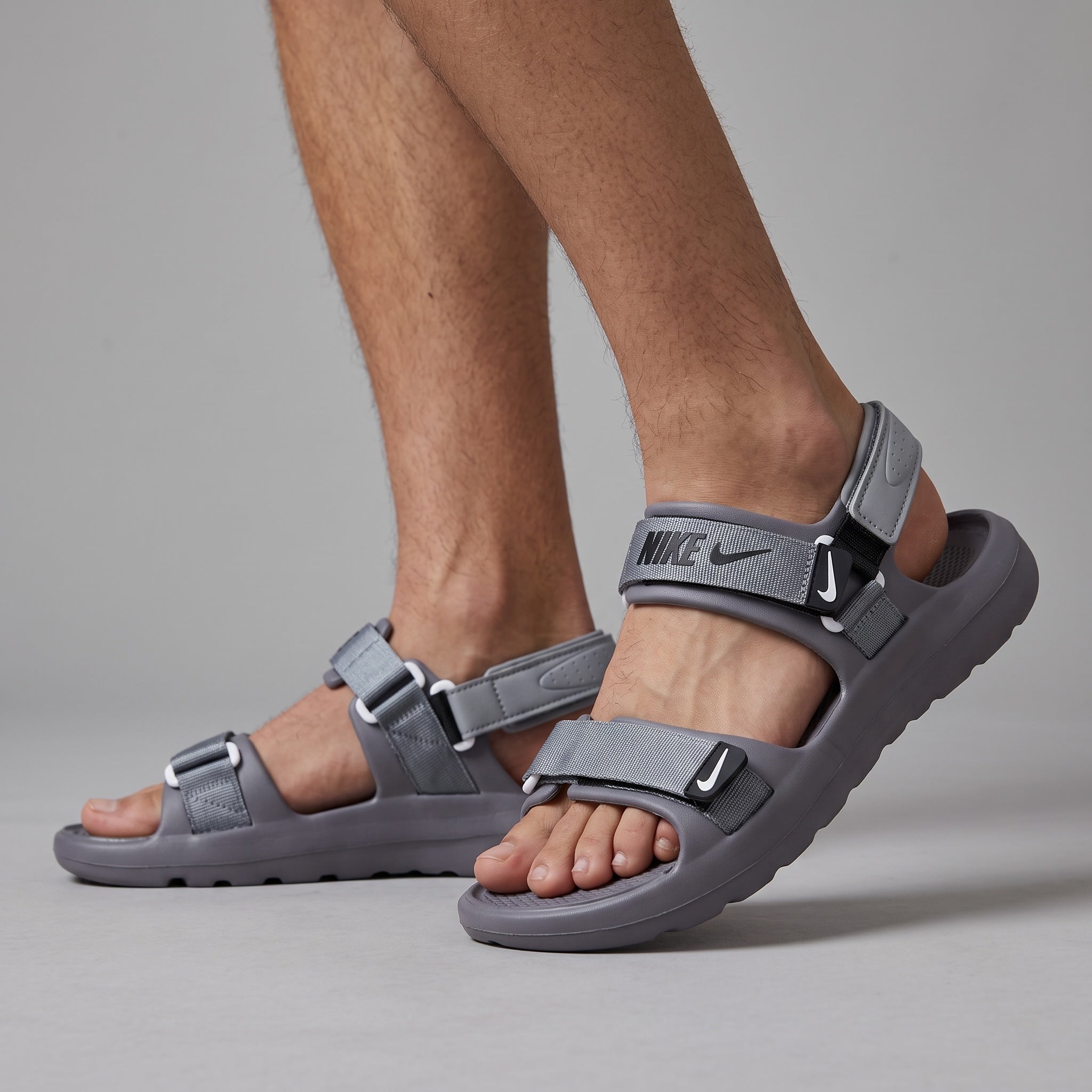 Nike Sandal β Grey Strapped Sport Sandal π©΄