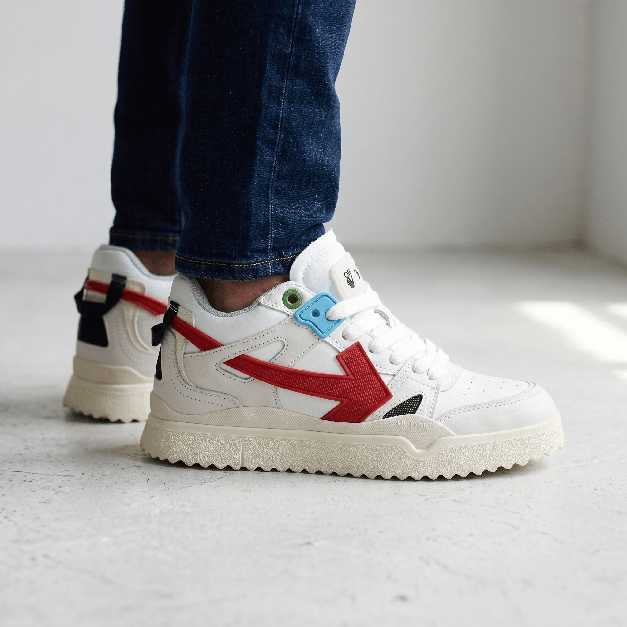 Off-White™ Arrow Low-Top Sneakers 🤍❤️
