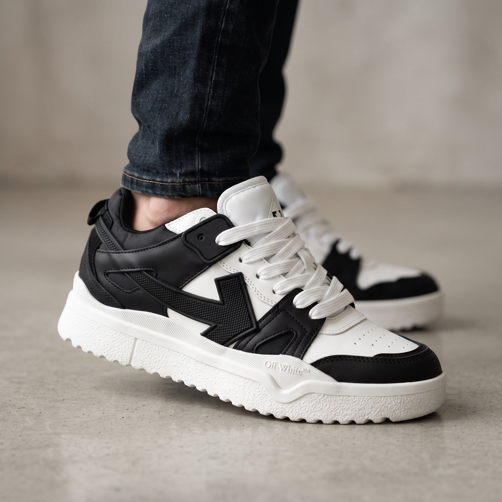 Off-White Chunky Trainer β Black & White ππ€