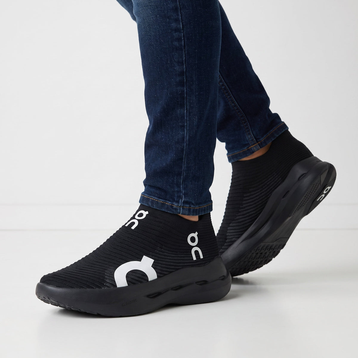 On Running Sock Knit Runner β Black