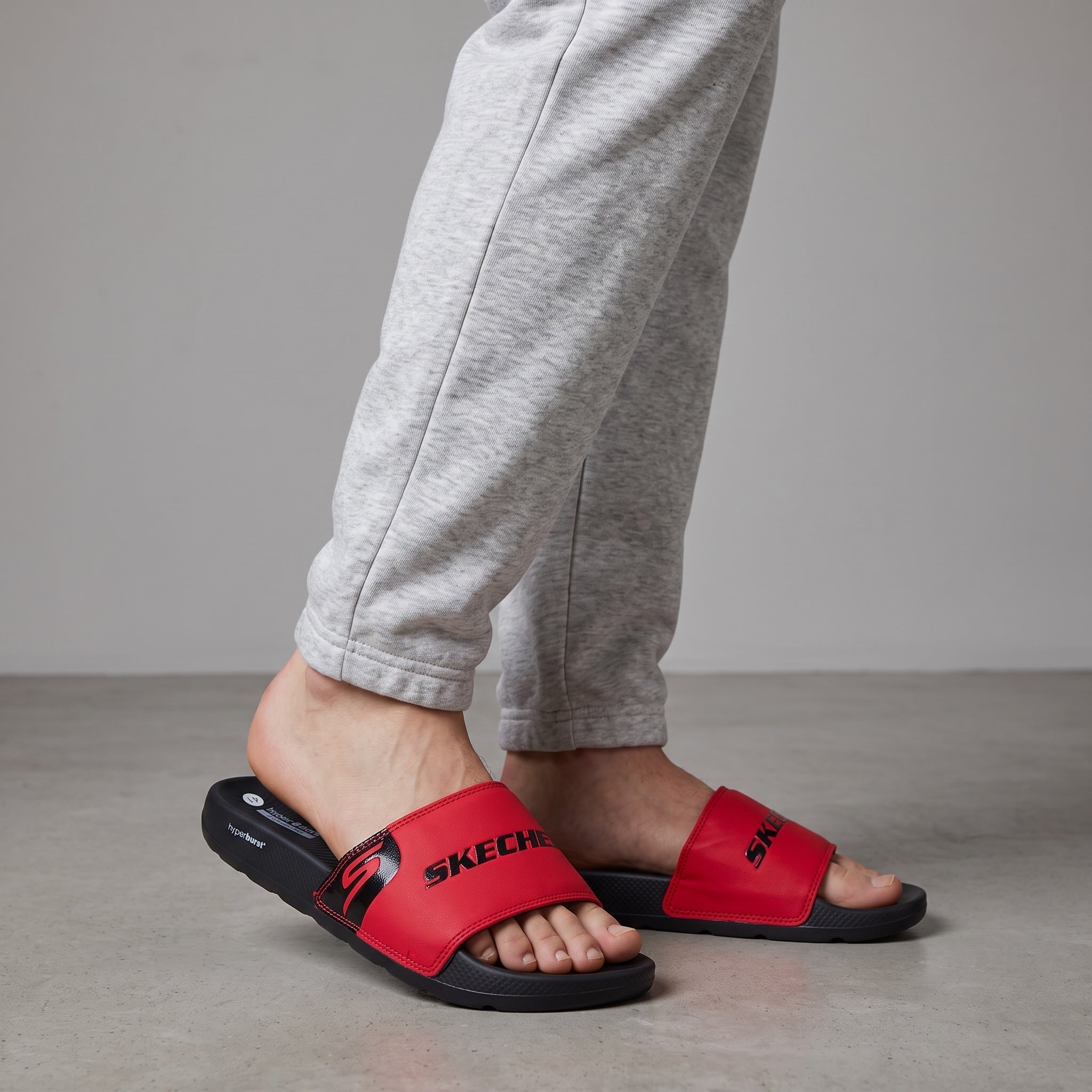 Skechers Slide β Red Hyperburst Recovery π΄