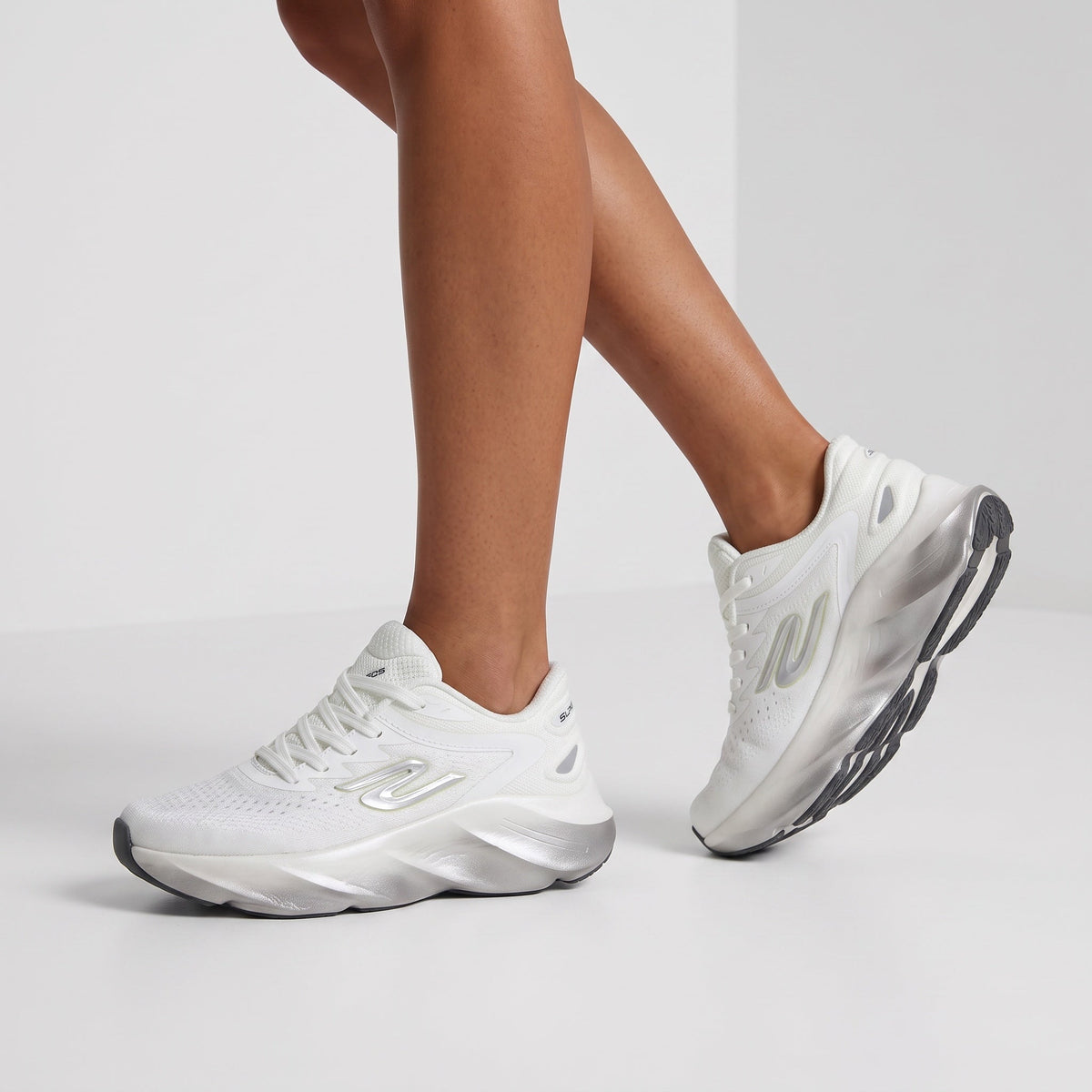 Skechers Trainer Chunky Runner — White