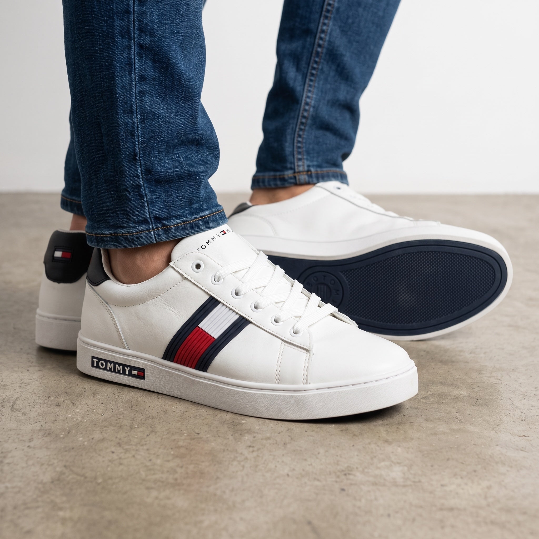 Tommy Hilfiger Signature Court Sneaker β White π