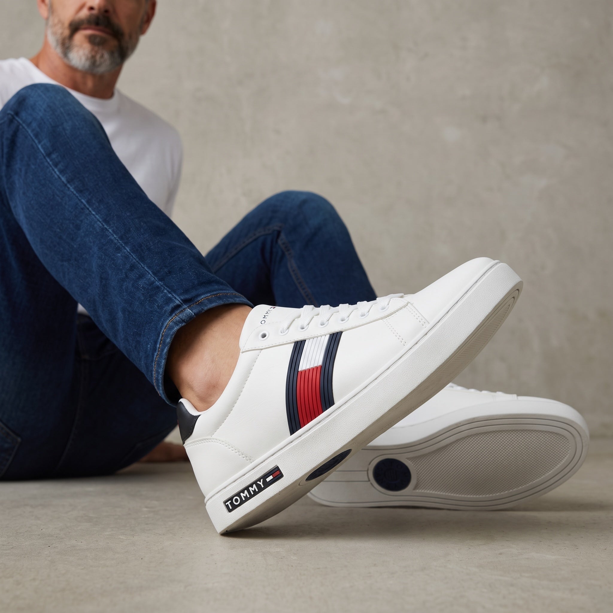 Tommy Hilfiger Signature Court Sneaker β White π