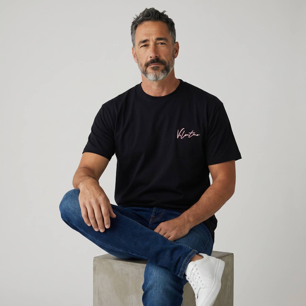 Valentino Garavani VLogo Signature T-Shirt π€