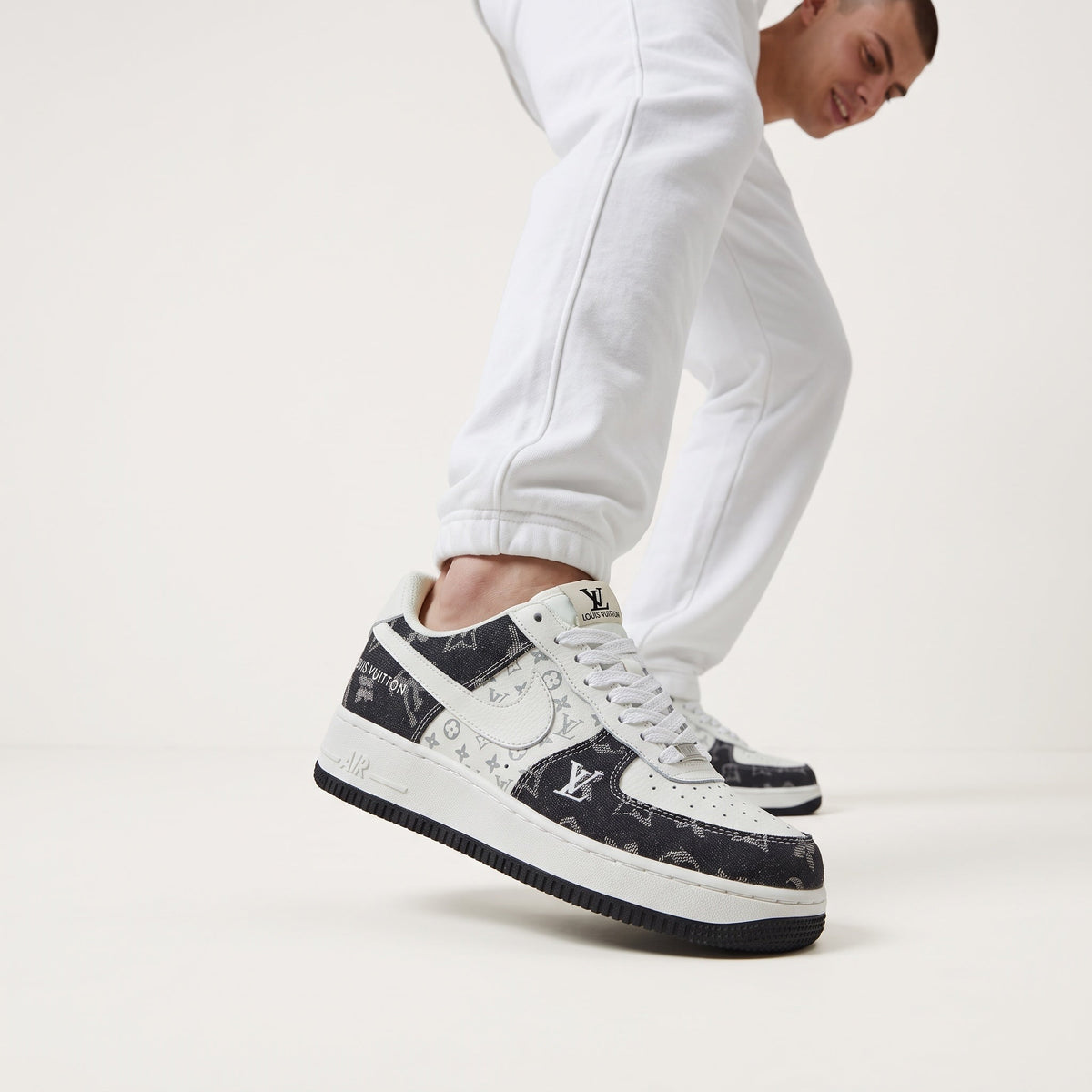 Louis Vuitton x Nike Air Force 1 Monogram — Black & White