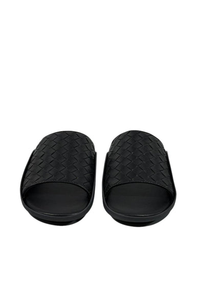 Bottega Veneta Intrecciato Slide Sandals – Black Edition 🖤✨