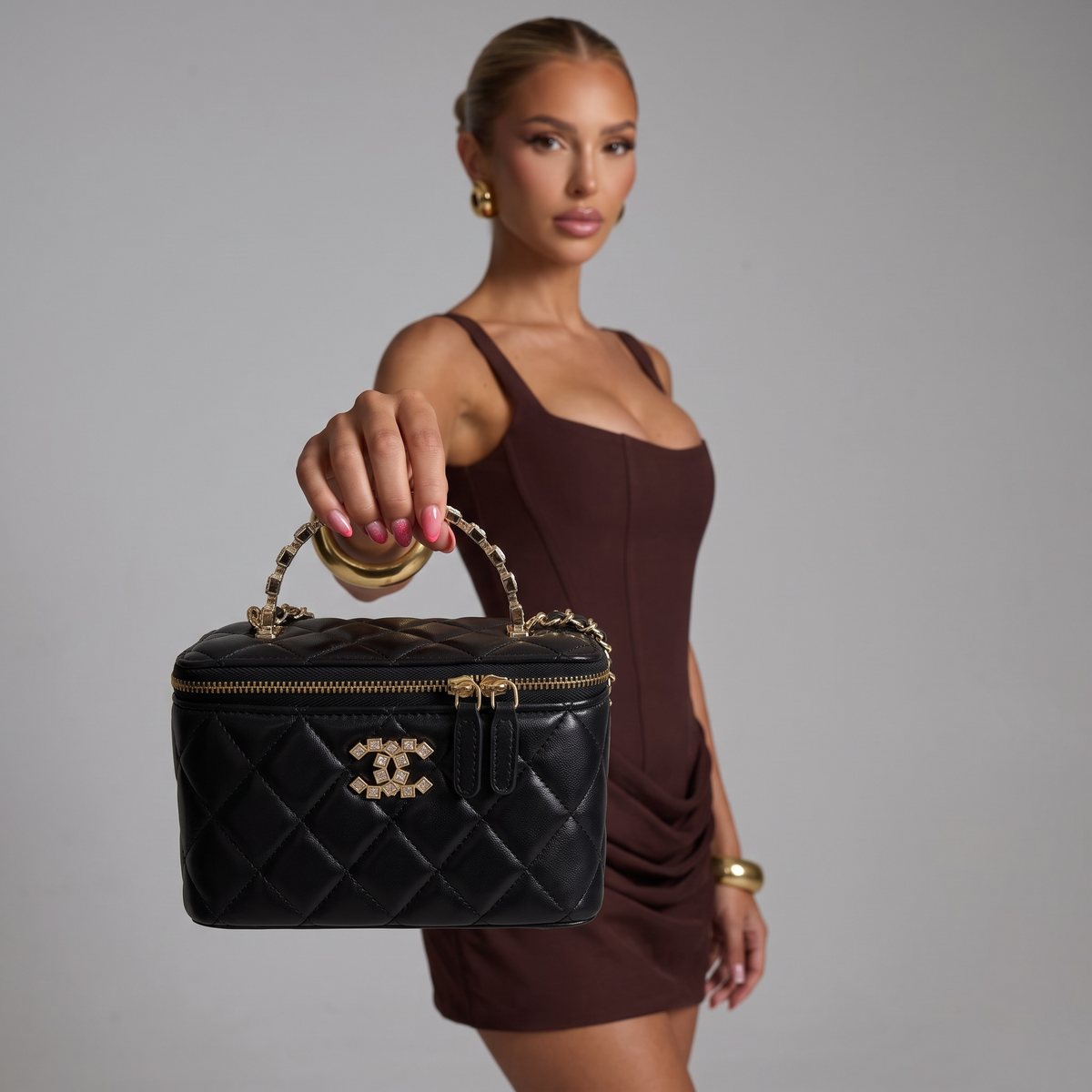 Chanel Quilted Vanity Case with Top Handle and Mirror – Black and Gold ✨🖤