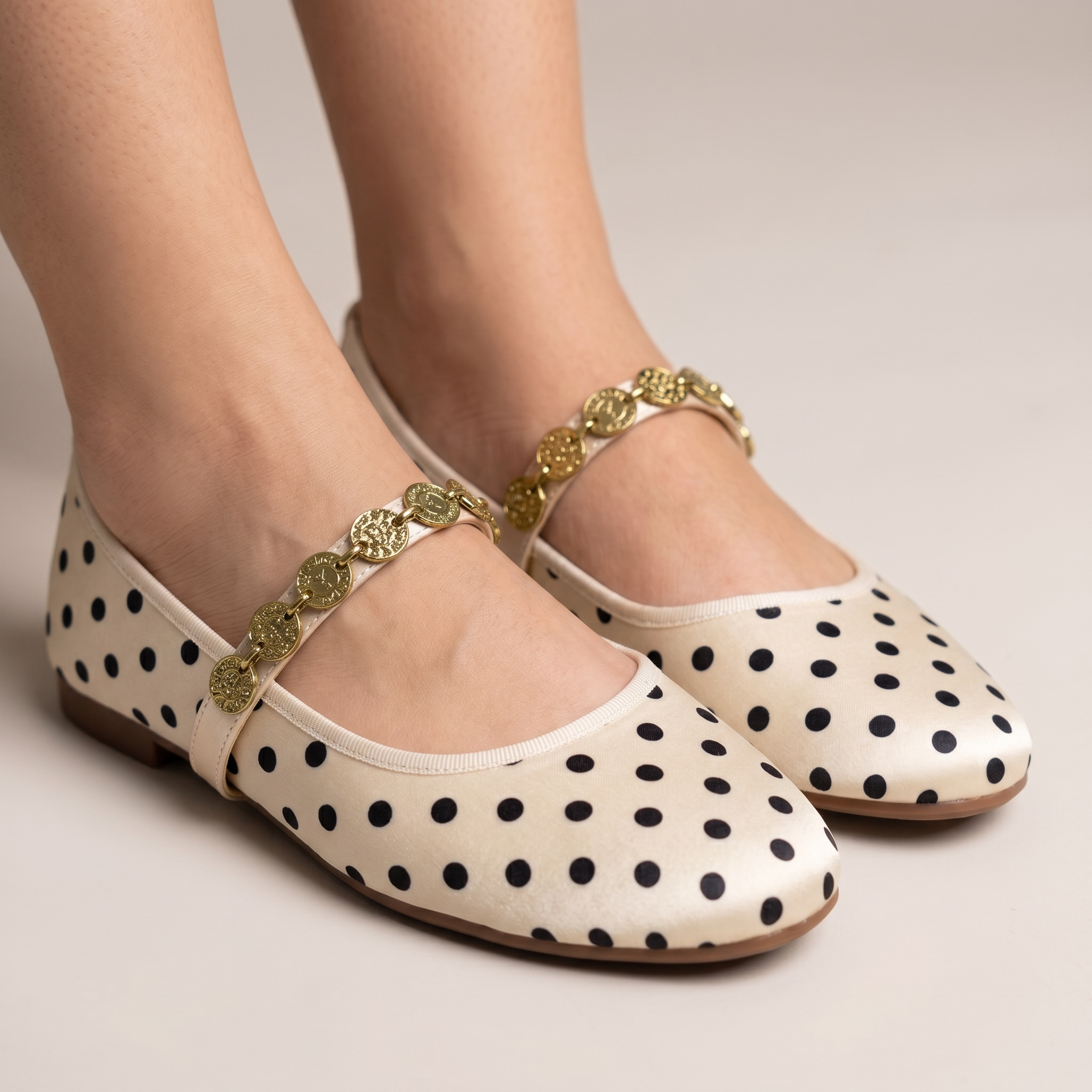 Elegant Polka Dot Ballet Flats ✨🤍