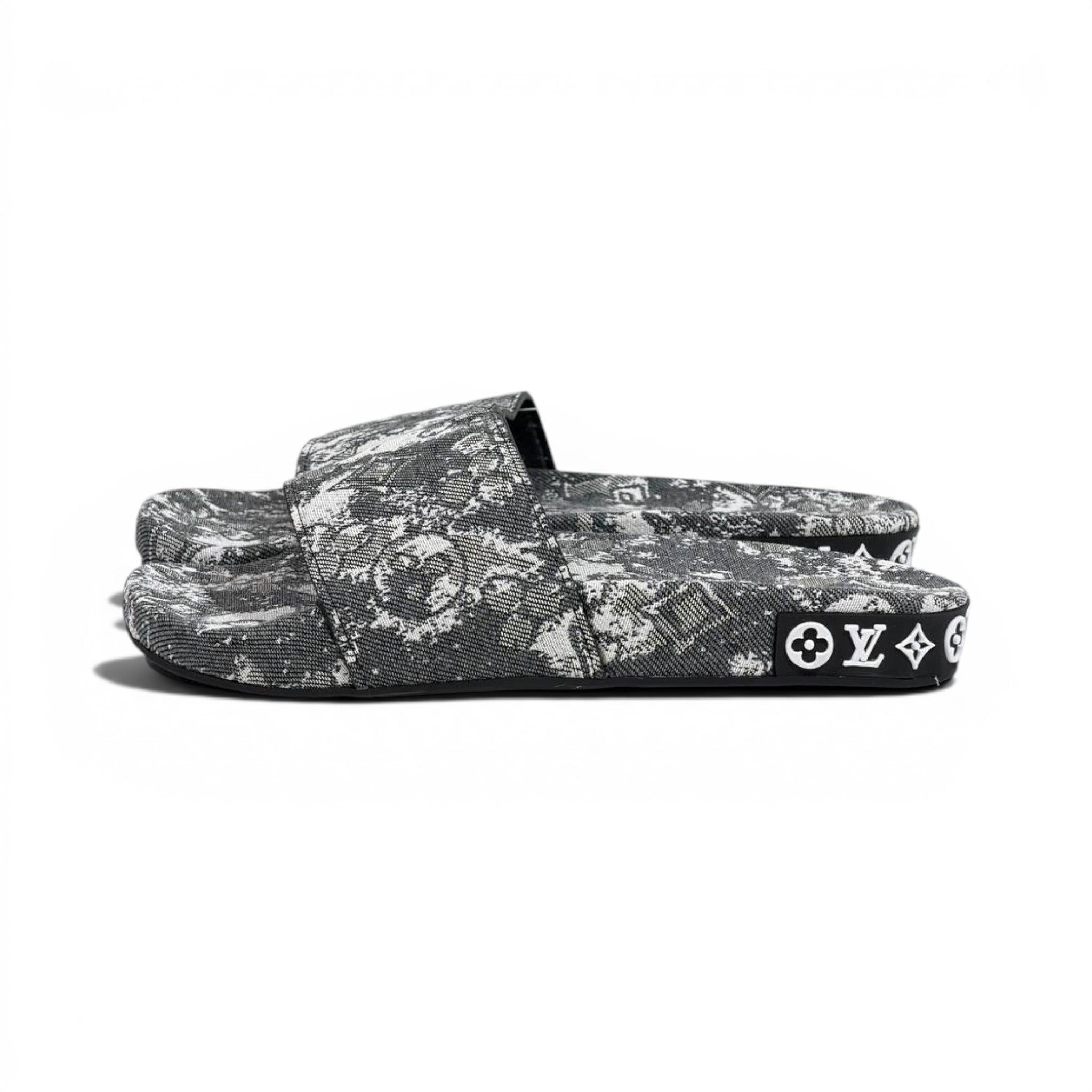 Louis Vuitton Grey Monogram Slide Sandals – Luxury Designer Casual Slippers ✨🩶