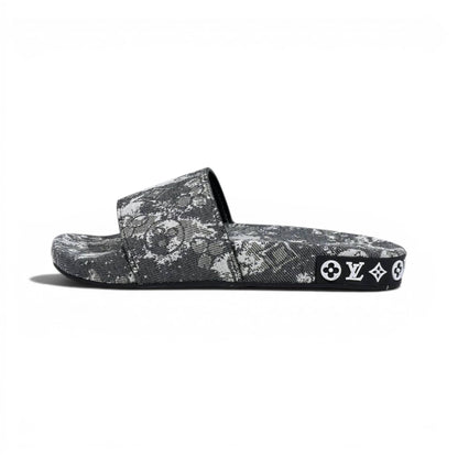 Louis Vuitton Grey Monogram Slide Sandals – Luxury Designer Casual Slippers ✨🩶