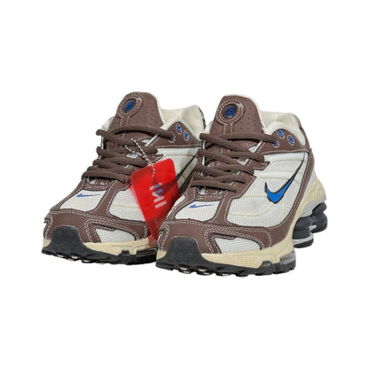 🤎⚡ Nike Shox R4 Retro Brown & Cream Running Sneakers – Y2K Streetwear Cushion Shoes 👟🔥