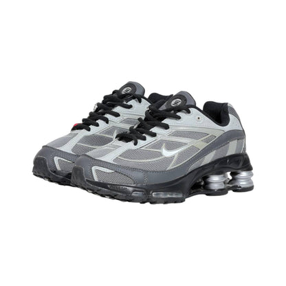⚡🩶 Nike Shox R4 Silver Grey Retro Running Sneakers – Y2K Streetwear Cushion Shoes 👟🔥