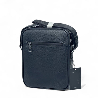 🖤 Tommy Hilfiger Black Crossbody Bag – Iconic Design, Everyday Confidence