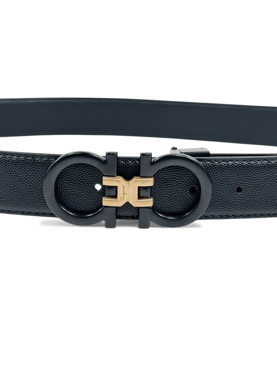 🖤 Salvatore Ferragamo Gancini Reversible Leather Belt – Black & Gold Accent (120 cm) 🖤