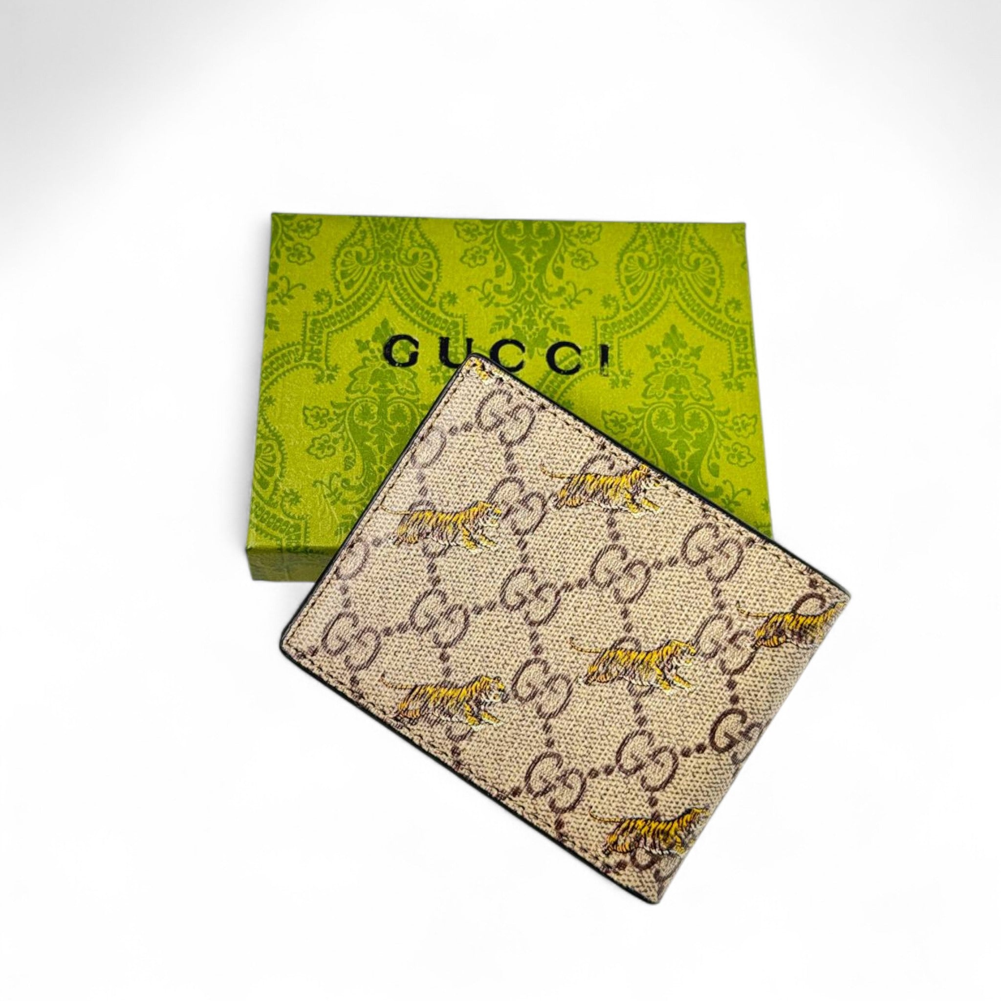 Gucci Beige GG Supreme Wallet with Tiger Print 🐅 – Bold Luxury