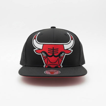 Chicago Bulls Black Snapback Cap 🐂🔥🧢