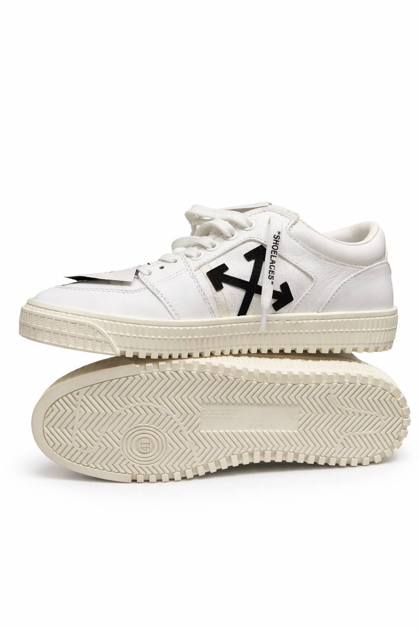 Off-White™ White Low Sneakers 🤍👟🔥 | Iconic Arrow Street Statement ⚡🖤