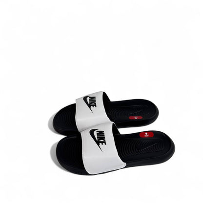 ⚪ Nike Black & White Slides – Iconic Contrast Comfort Slippers 🖤✔️
