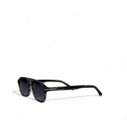 🕶 Hugo Boss Gradient Sunglasses – Modern Sophistication