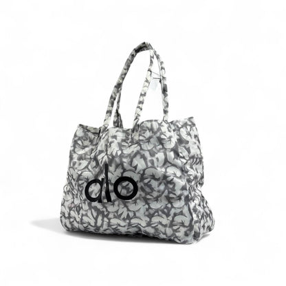 Alo Yoga Printed Tote Bag – Stylish Gym & Lifestyle Carryall