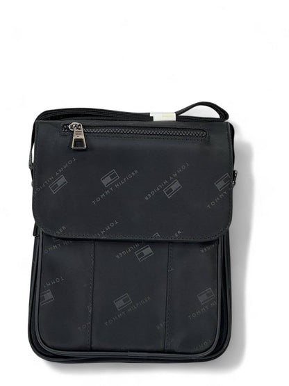 🖤 Tommy Hilfiger Black Logo Crossbody Bag – Premium Flap Design
