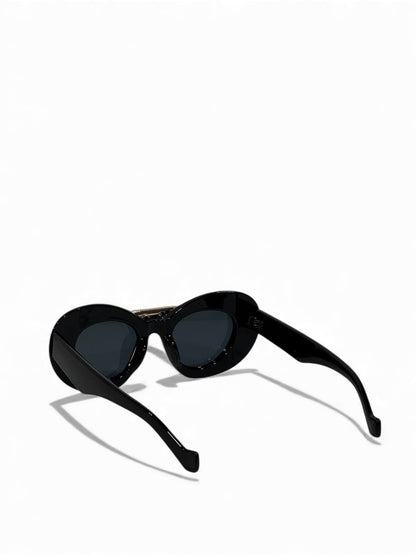 Bold Black & Gold Matrix Sunglasses – Futuristic Luxury Statement 🖤✨🕶️