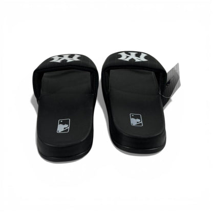 ⚾ New York Yankees Black Slides – Classic Logo Edition 🖤🤍