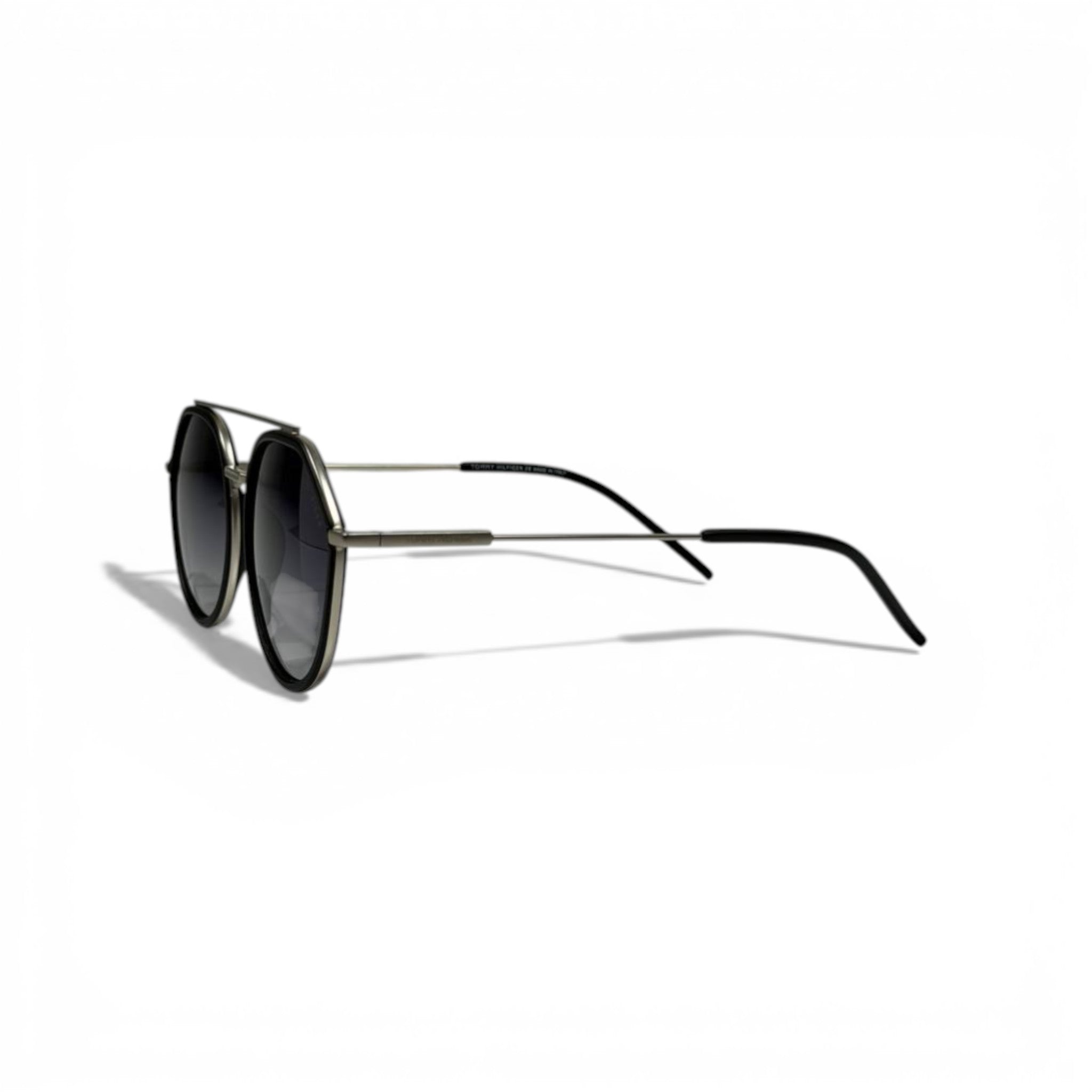 Tommy Hilfiger Round Metal Sunglasses – Classic Minimalist Luxury 🕶️✨