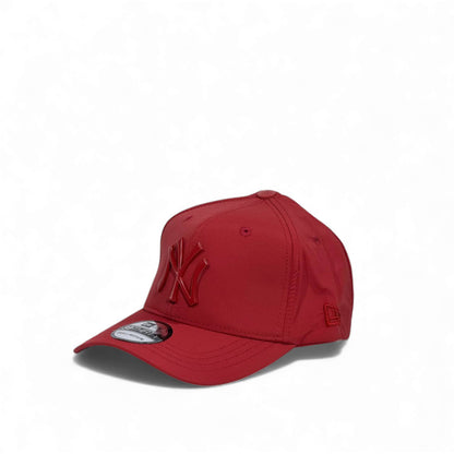 🧢 New York Yankees Red Gloss Logo Cap – Bold Premium Edition