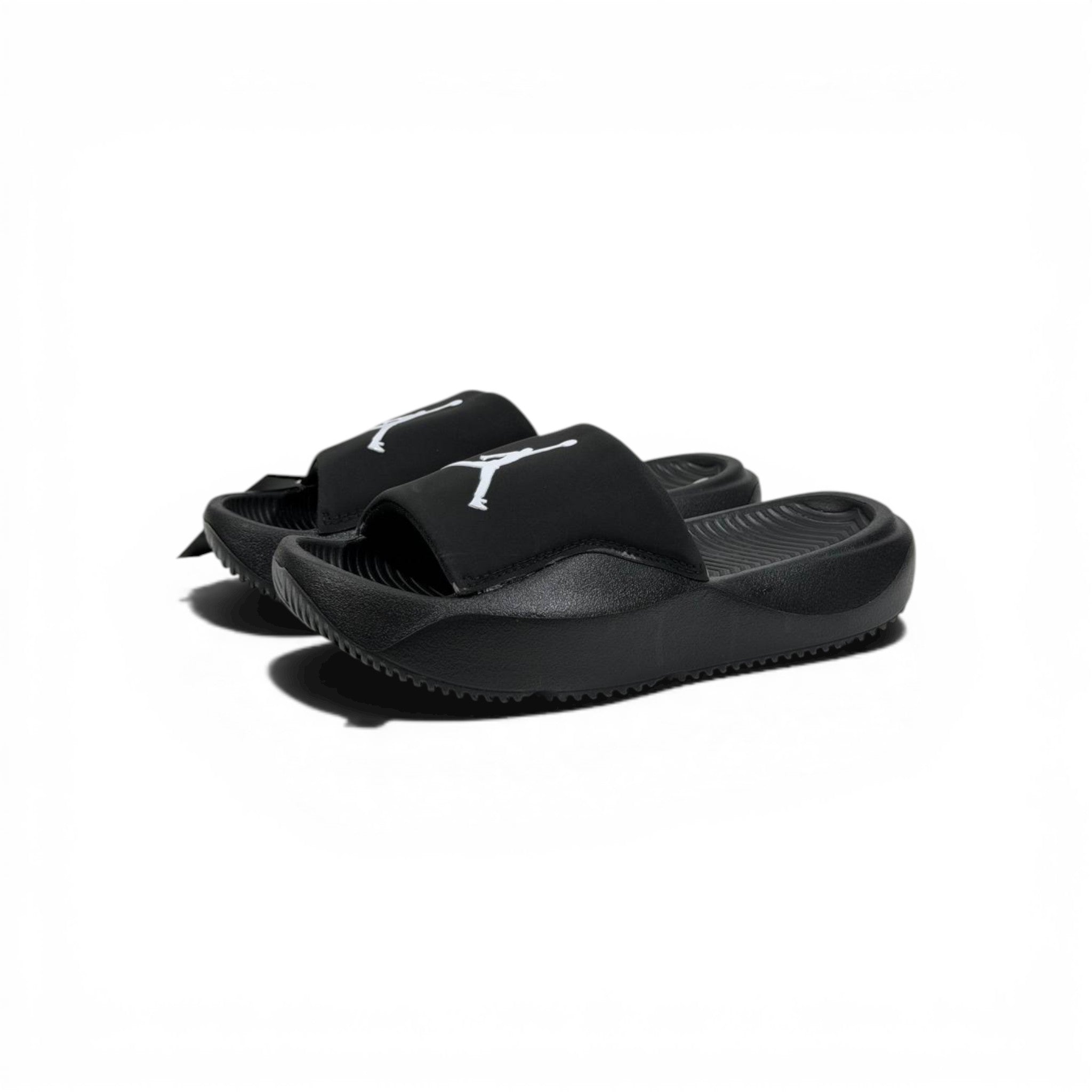 ⚫⚪ Air Jordan Slides – Black Classic Essential Edition