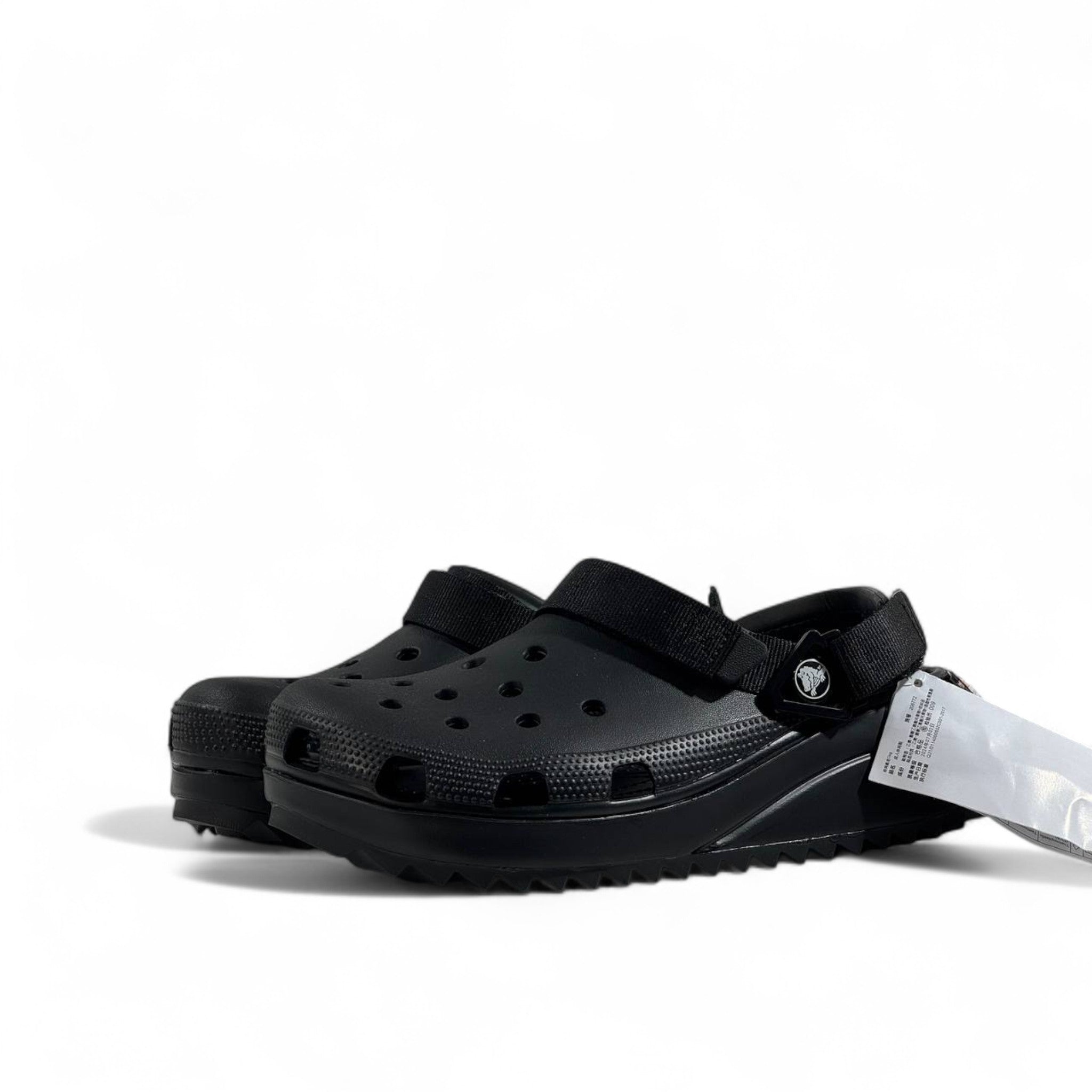 Classic Black Crocs with Adjustable Strap – Comfort & Style