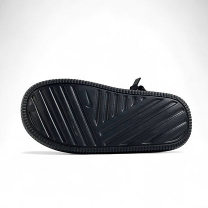 Nike Black Leather Clogs – Minimalist Comfort