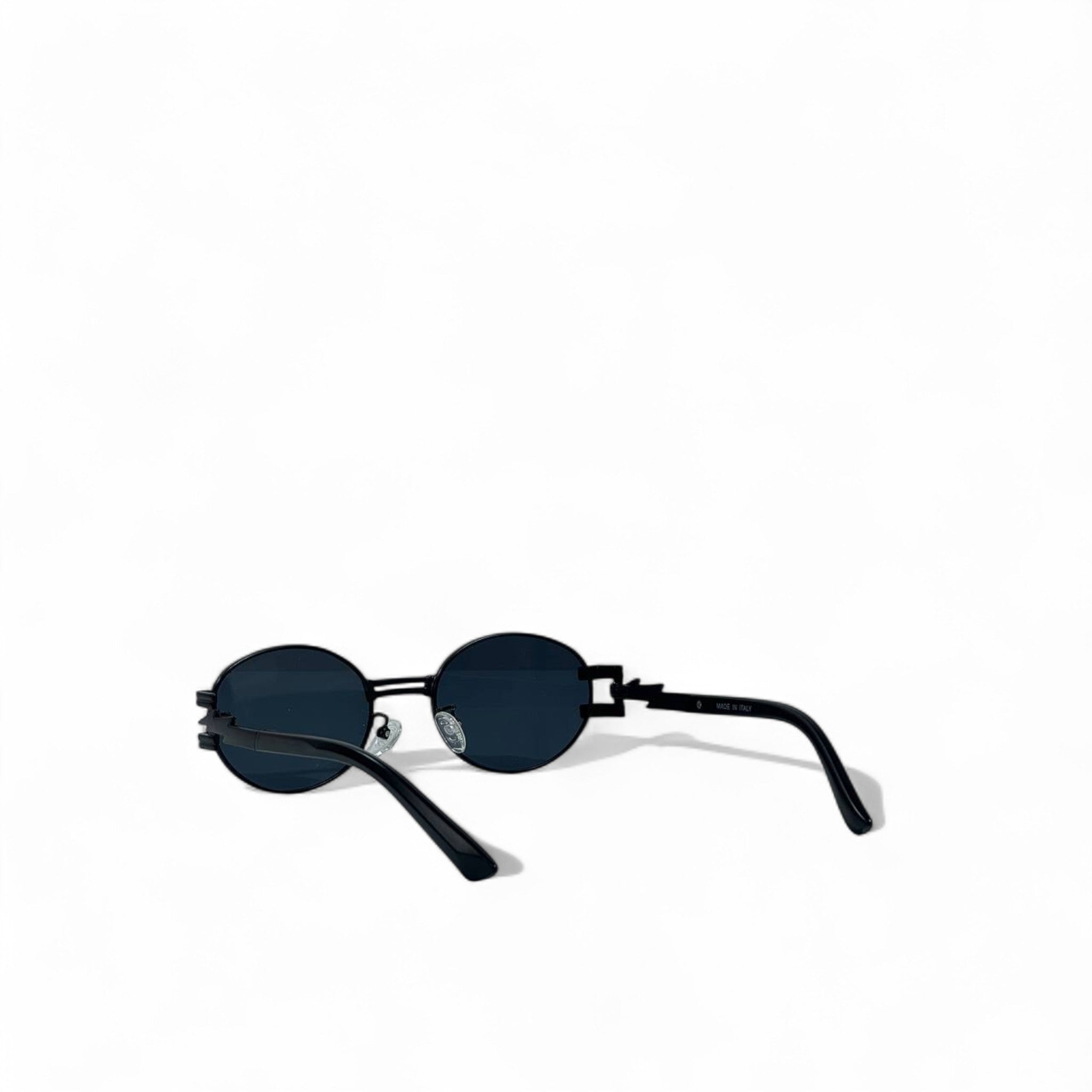 🖤 Oval Frame Luxury Sunglasses – Bold Black Edition 🕶️✨