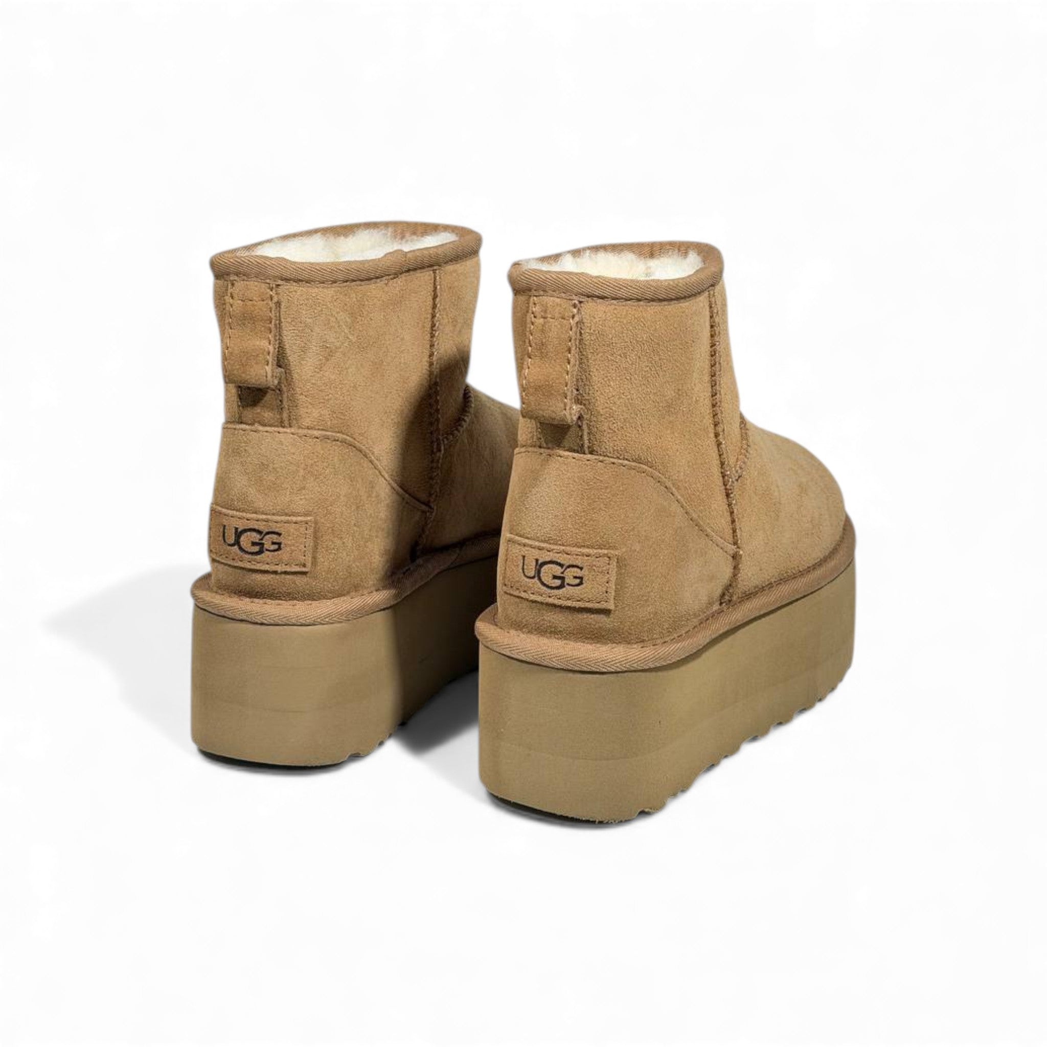 UGG Classic Mini Platform Boots – Chestnut Winter Icon 🤎✨