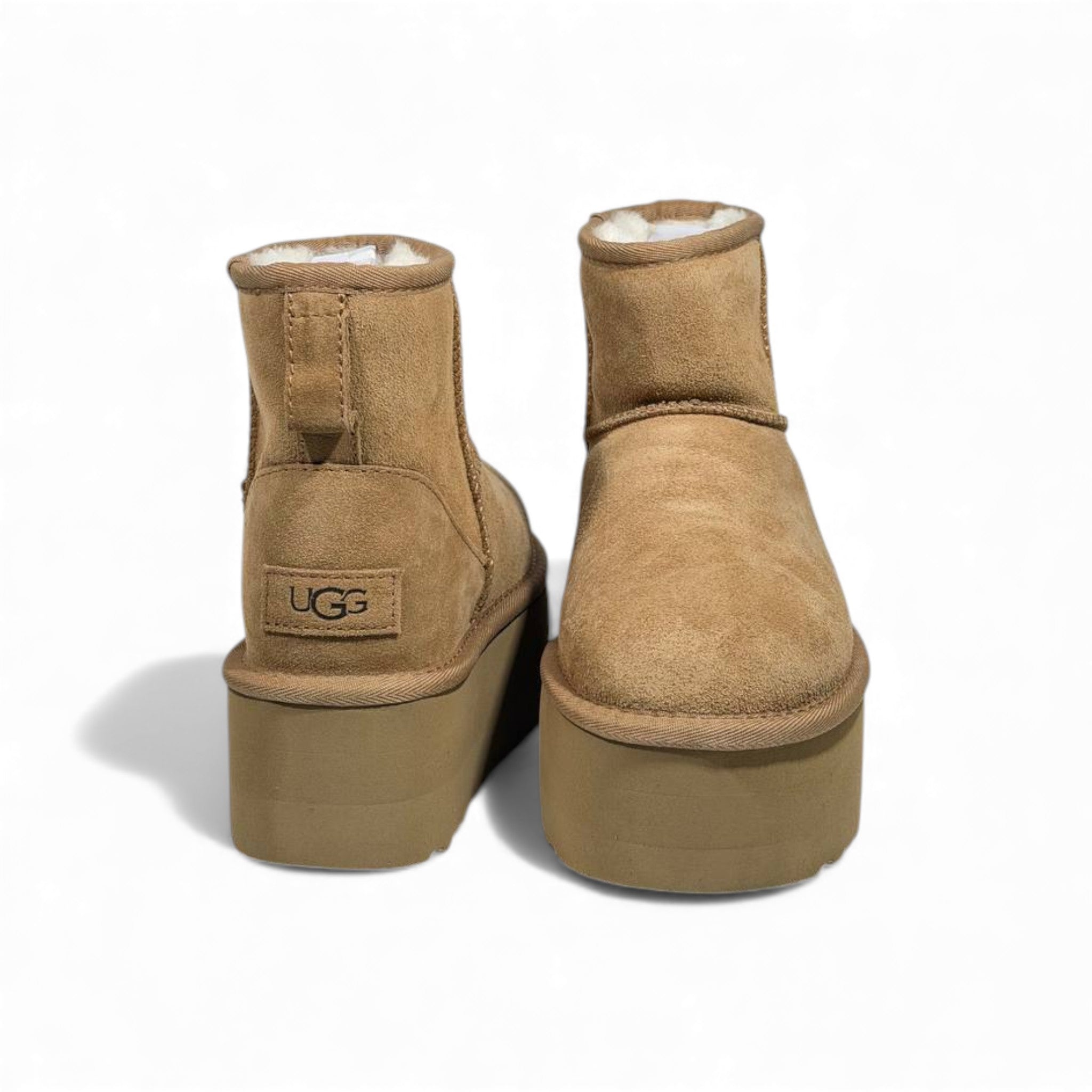 UGG Classic Mini Platform Boots – Chestnut Winter Icon 🤎✨