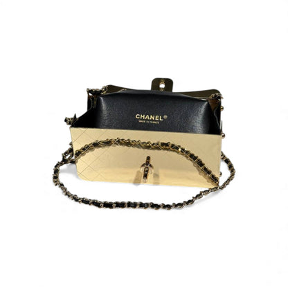 👜 Chanel Metallic Gold Shoulder Bag ✨🖤 | Iconic Chain Luxury