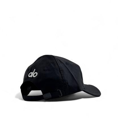 Alo Yoga Black Cap – Minimalist Activewear Style 🧢✨